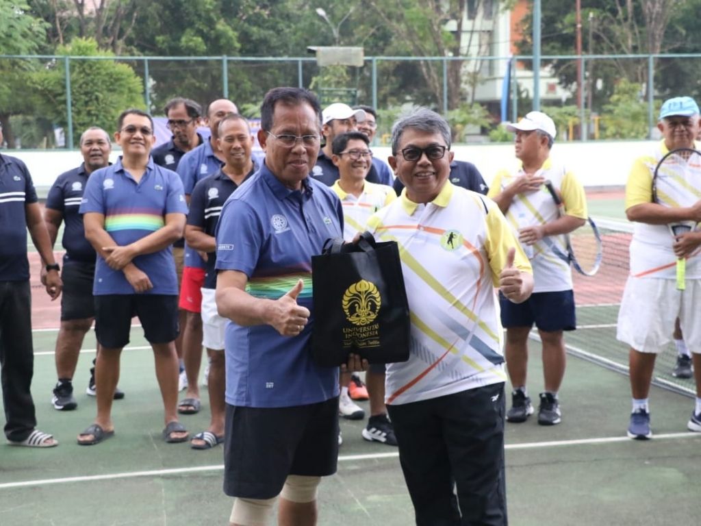 Tim Medis RS UNUD di Pertandingan Tenis Persahabatan UNUD x UI