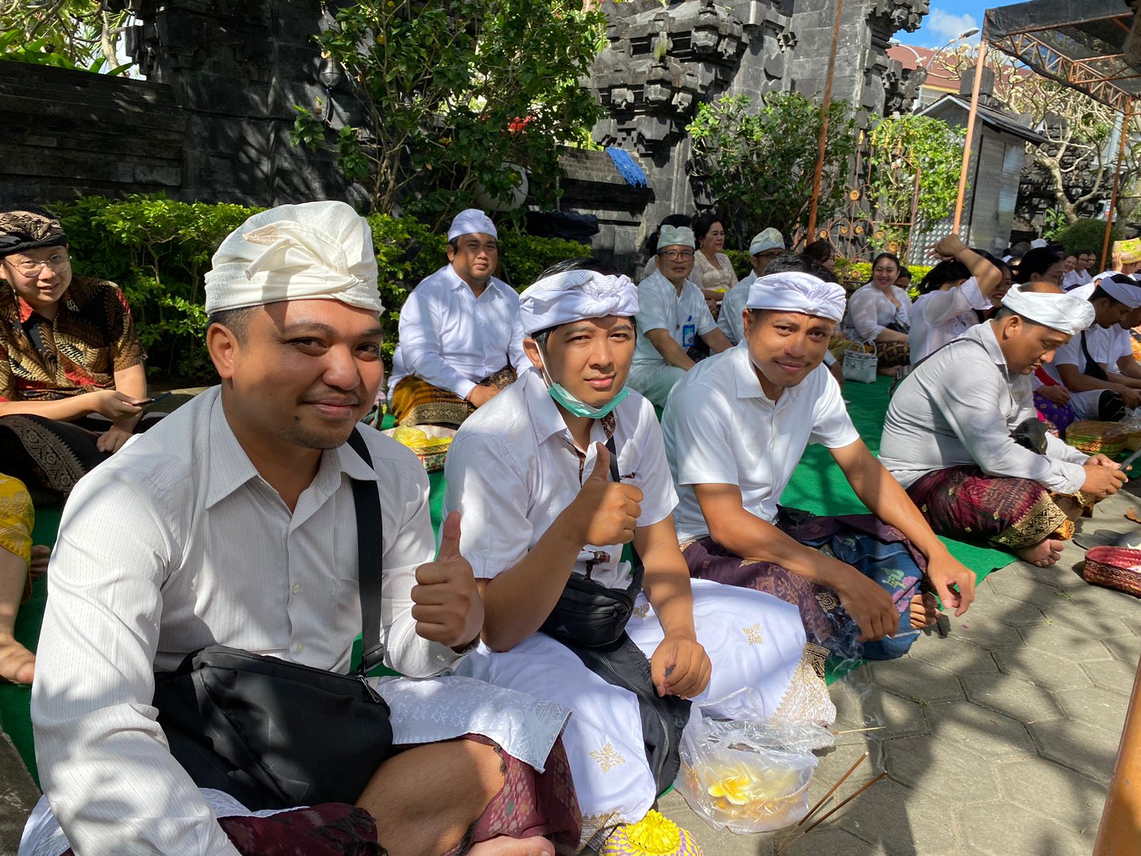 Purnama Sasih Karo, RS UNUD Laksanakan Piodalan di Pura Maha Vidya Dhanvantari