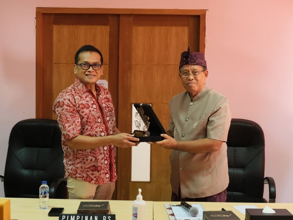 RS UNUD Terima Benchmarking RSA UGM